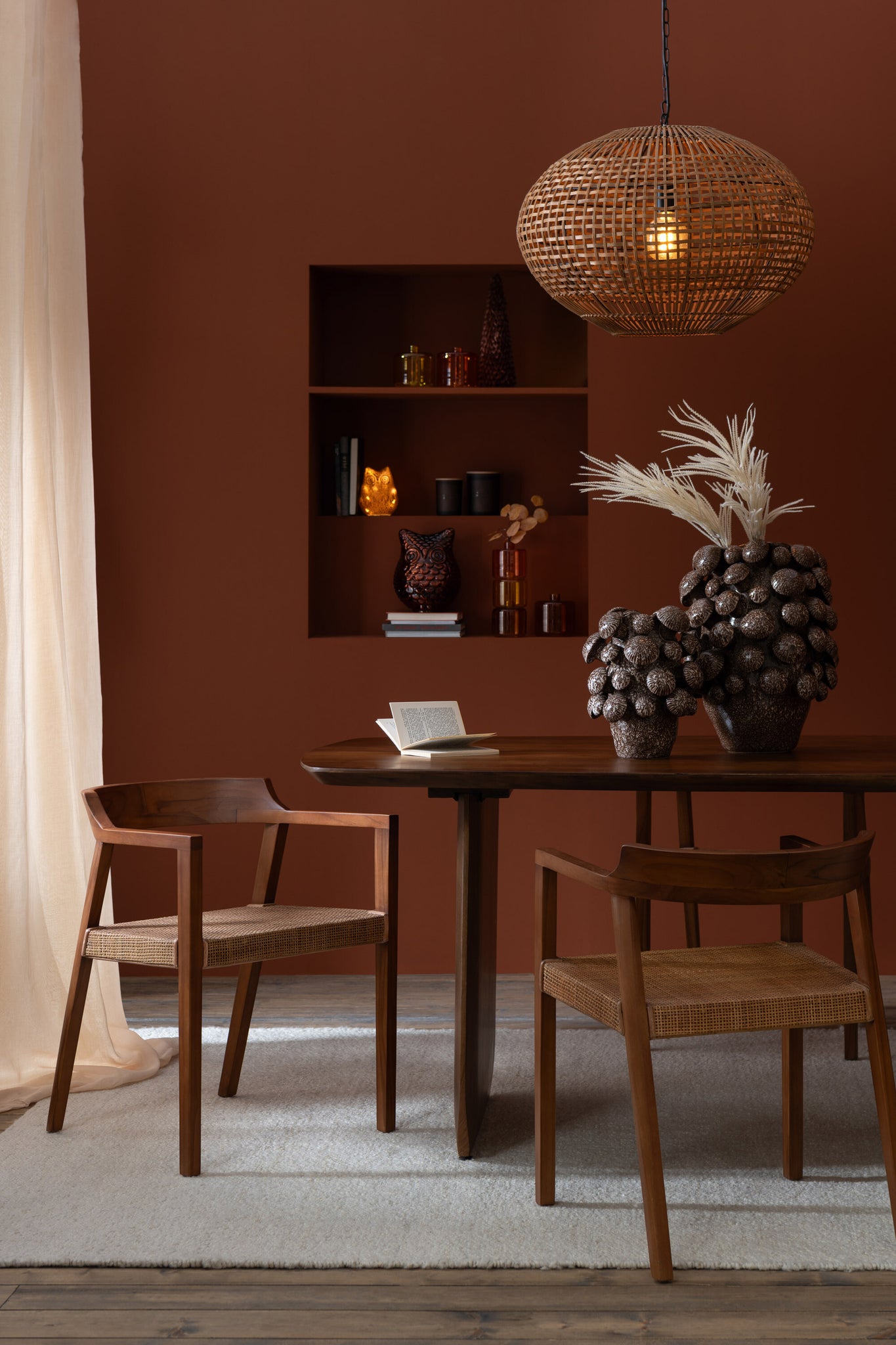 Table à manger "Lalla" en bois d'acacia finition foncée 190 cm x 100 cm – Élégance intemporelle, bois massif durable | J-Line