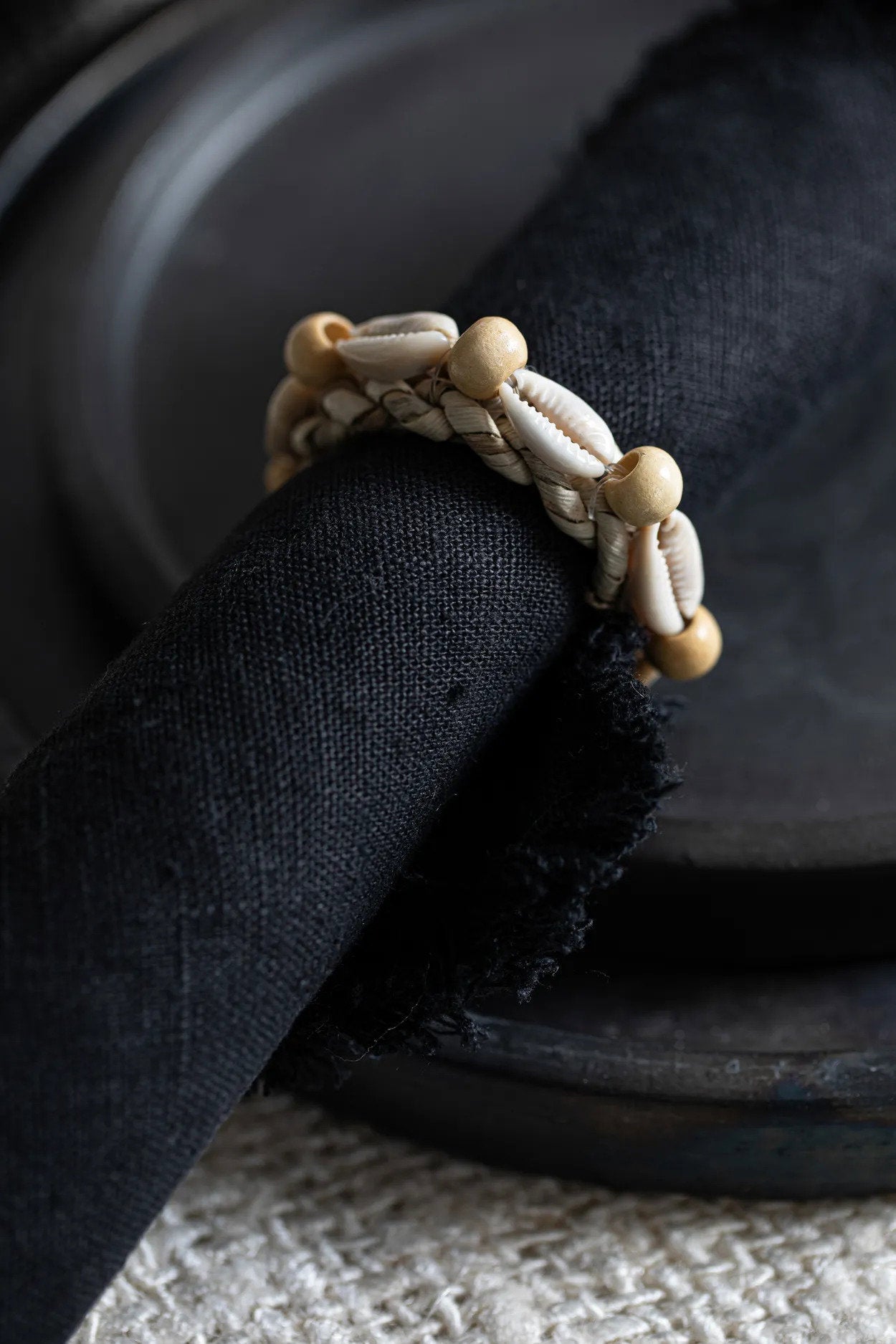 Rond de Serviette en Coquillage – Lot de 4, Design Tropical en Jonc de Mer | Bazar Bizar