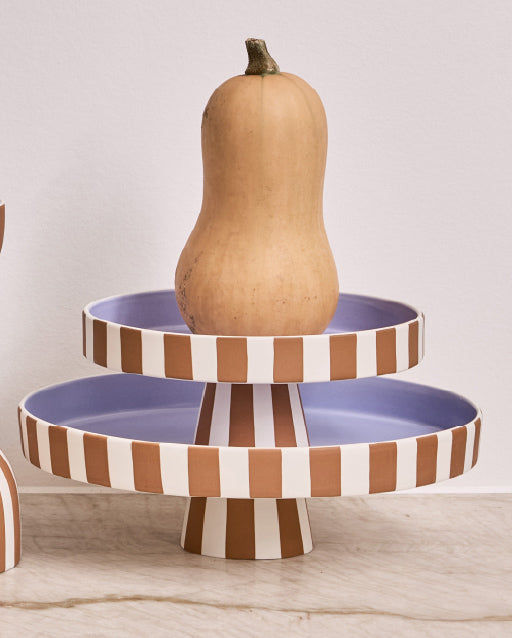 Plateau piédestal Toppu rayures moccha en céramique – Design Danois, Élégance minimaliste | Oyoy Living