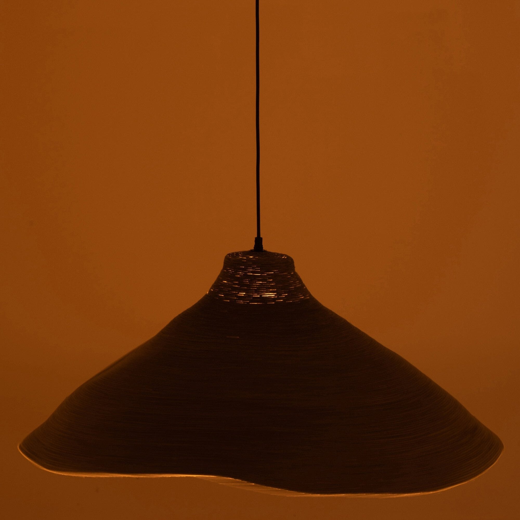 Suspension luminaire "Lampung" en jonc de fibre noir