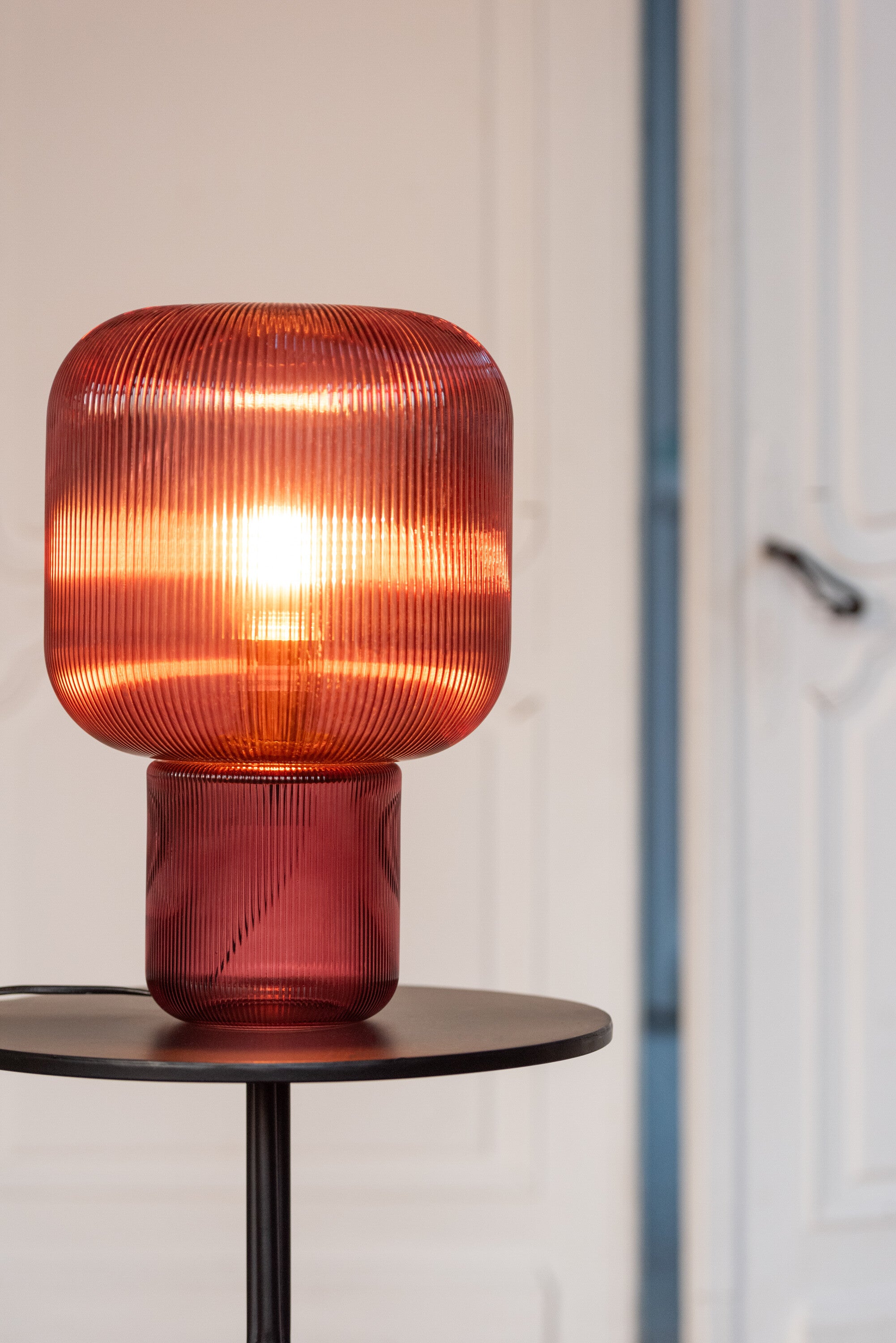 Lampe à poser "Halmstad" en verre rouge