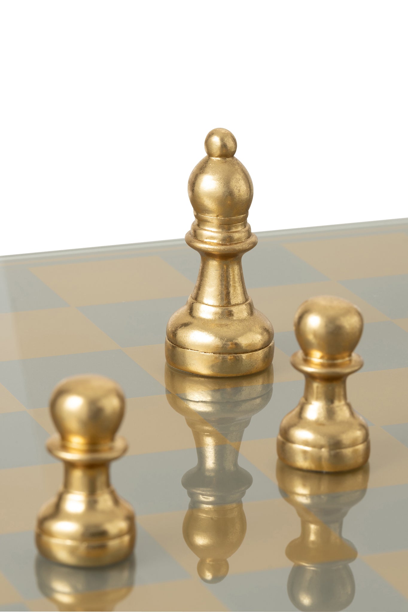 Jeu d’échecs design en polyrésine dorée – Plateau décoratif luxe, pièce sculpturale | J-Line