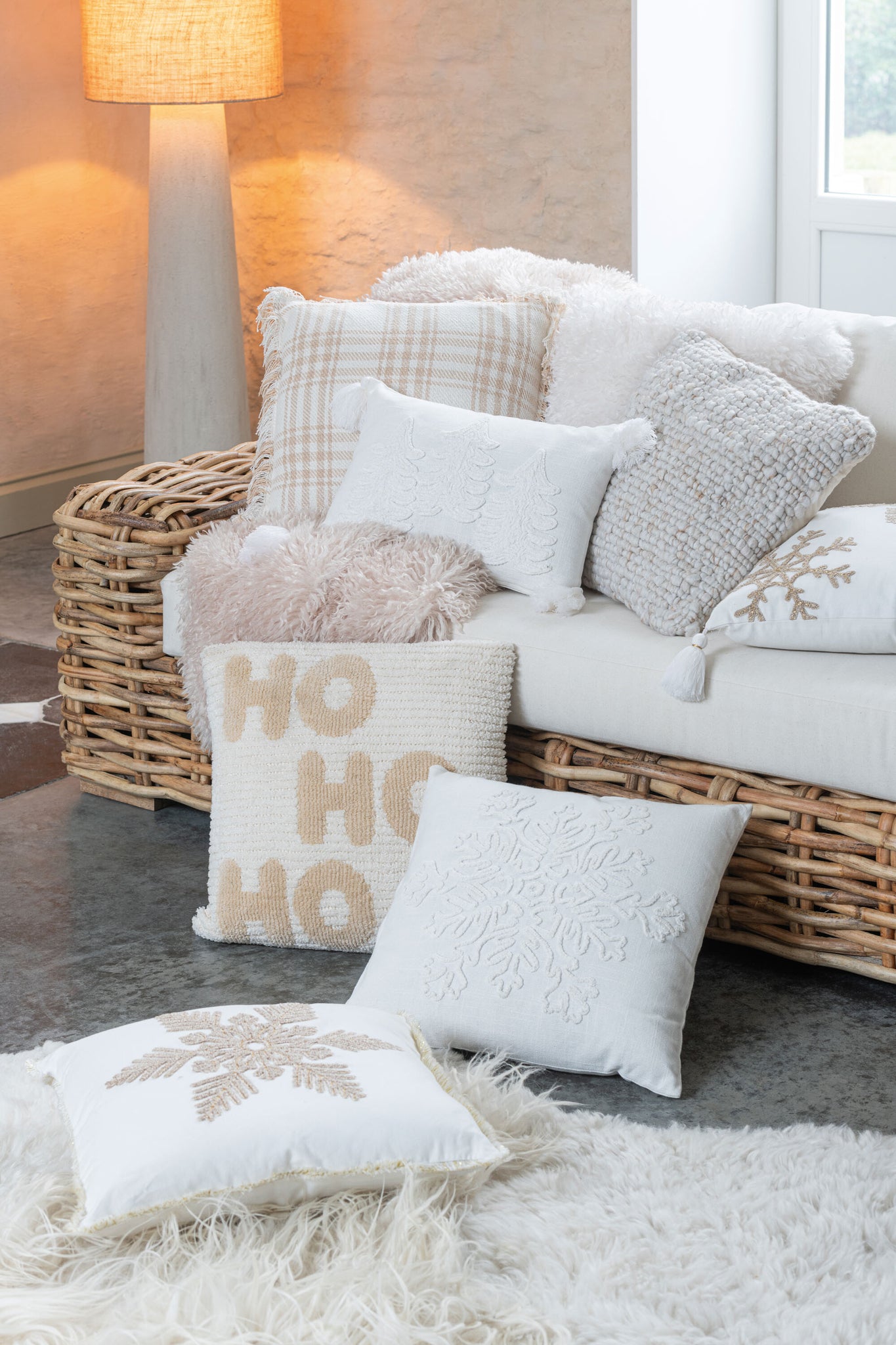 Coussin Flocon de neige en coton blanc – Design minimaliste, déco d'hiver | J-Line