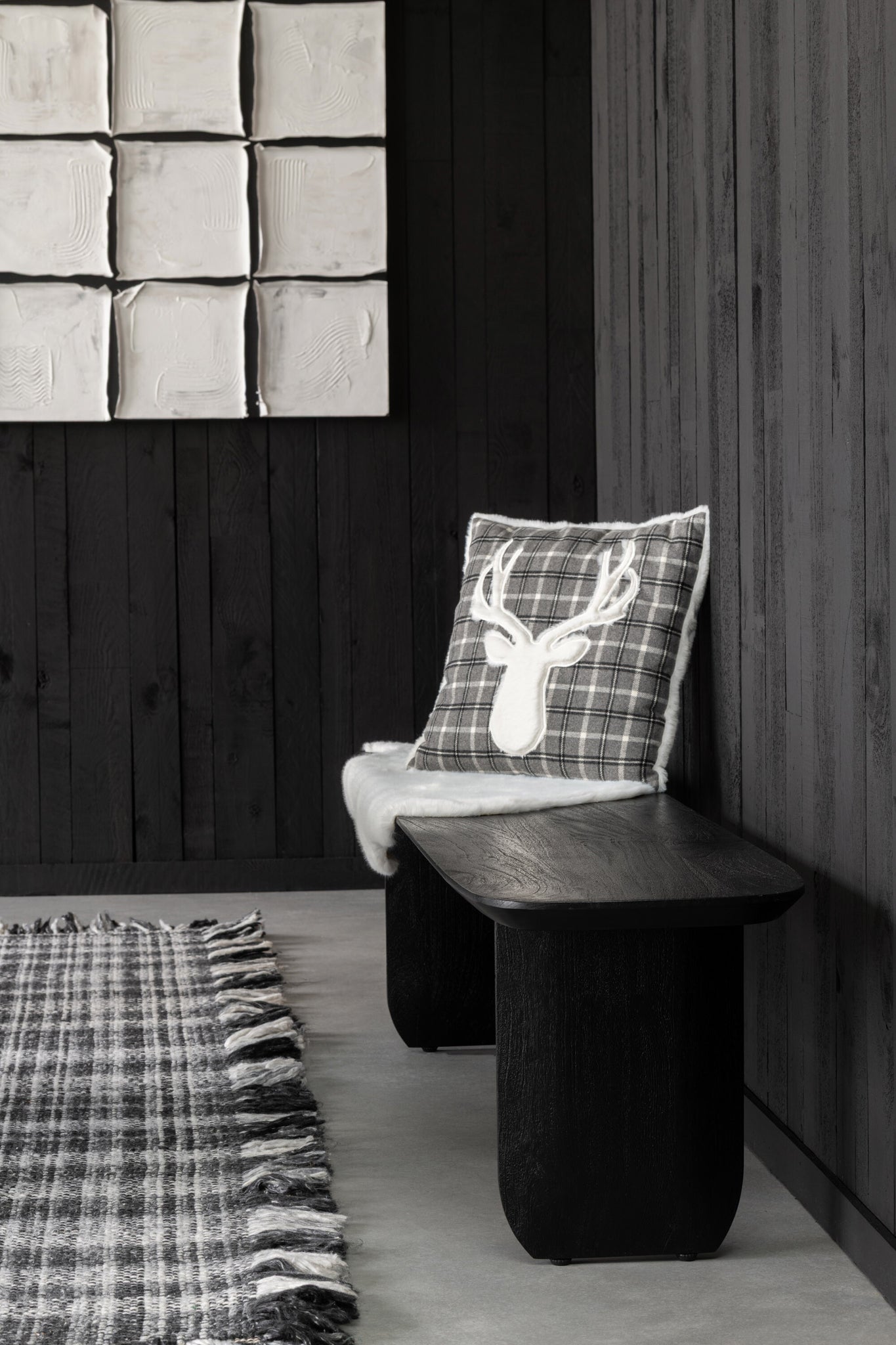 Banc “Lalla” en bois d’acacia noir - Design moderne, massif et élégant | J-Line