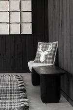 Banc “Lalla” en bois d’acacia noir - Design moderne, massif et élégant | J-Line