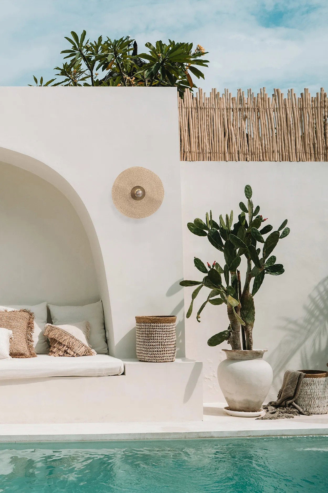 Applique murale Let's Groove en herbe naturel et laiton - M - Bazar Bizar