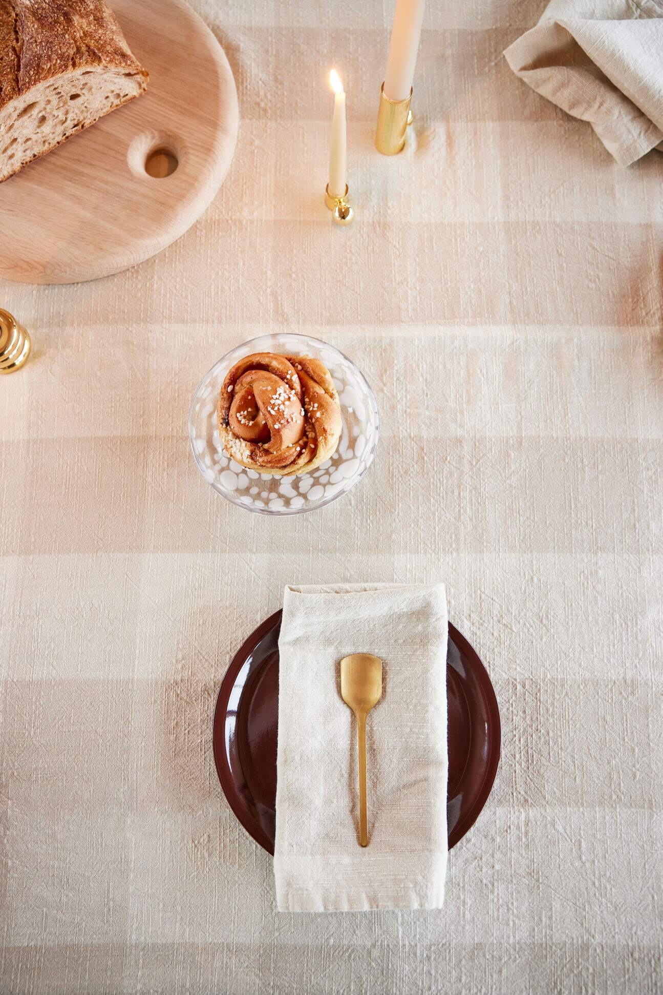 Nappe motif damier beige 260x140 cm - Coton biologique, Design Danois | Oyoy Living