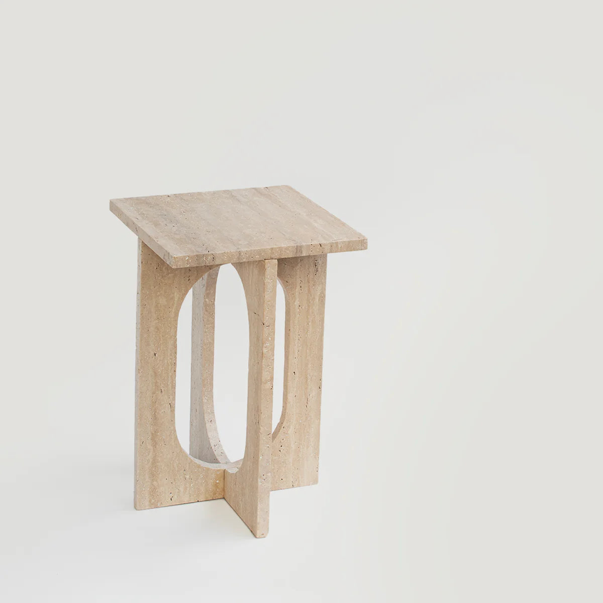 Table d'appoint "Bondi' en travertin naturel