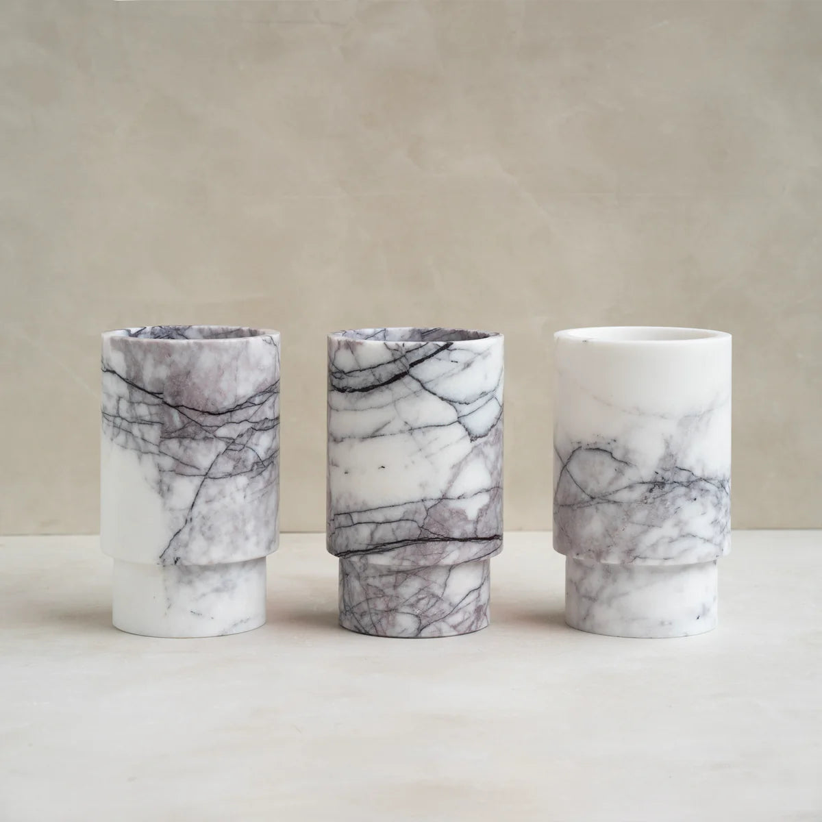 Vase/Seau à vin en marbre lilas blanc "Yuki"