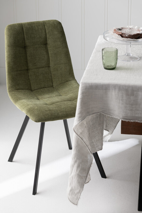 Chaise de repas “Umea” – Tissu vert doux, assise confortable | J-Line