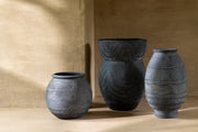 Vase Elak-Elak en ciment noir petit - J-Line